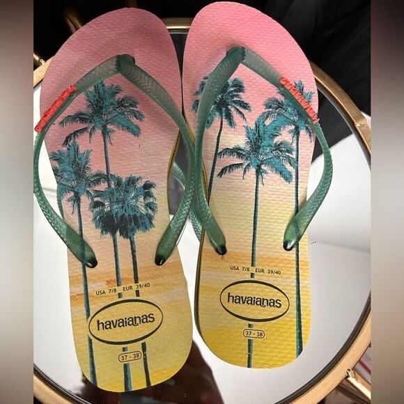 Havaianas Palm Tree Flip Flops - Picture 1 of 2